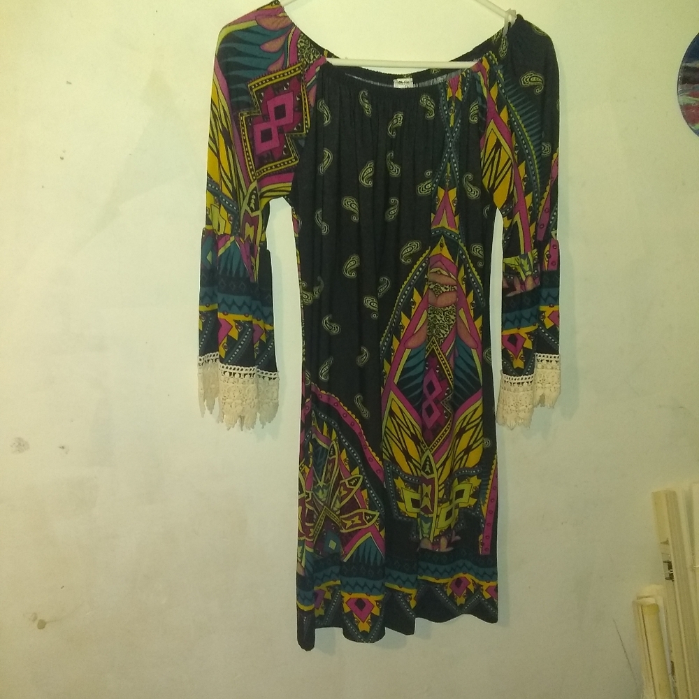 Dresses - Picture 3 of 9